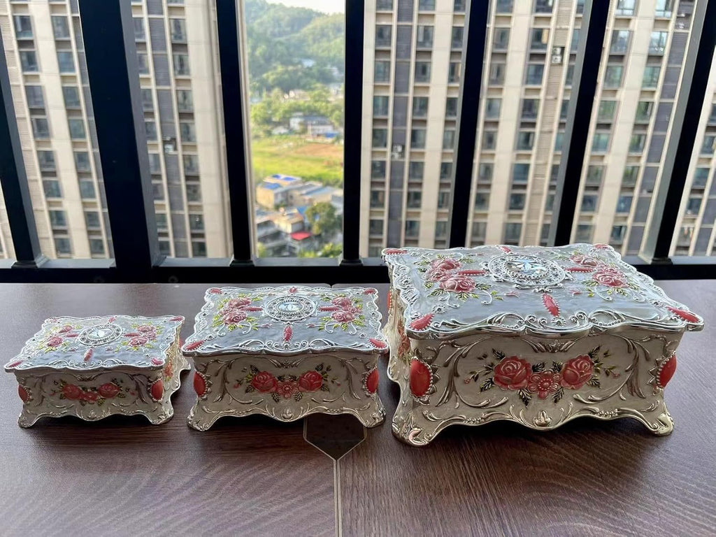 Ornate Pastoral-Style Jewelry Box – Velvet-Lined Gift for Girls & Women
